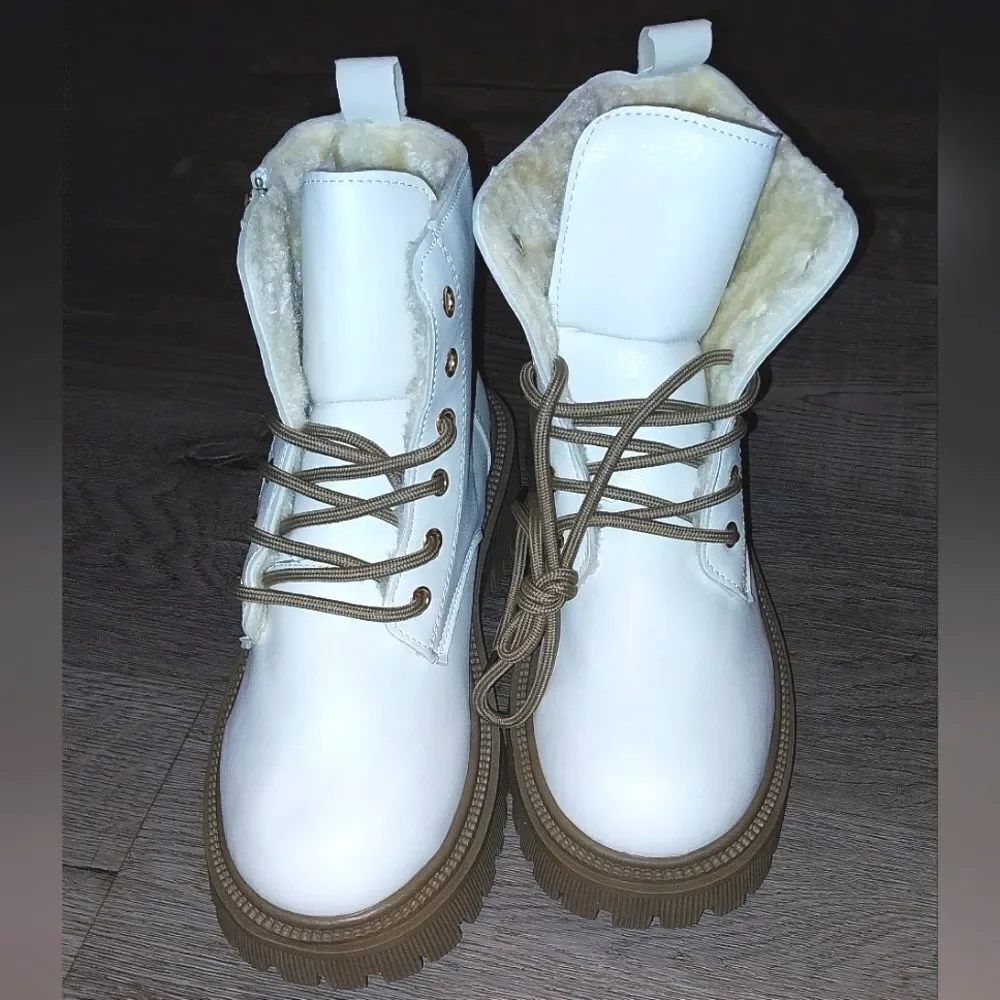 Chic beige thick sole boots sz 8